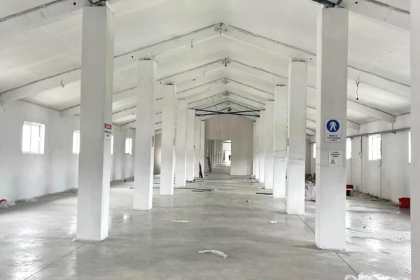 Ambient biznesi me qera 4+1 ne Tirane - 1,150 Euro