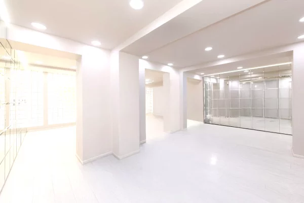 Ambient biznesi me qera 3+1 ne Tirane - 2,100 Euro