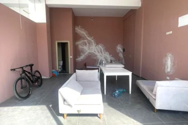 Ambient biznesi ne shitje 1+1 ne Tirane - 320,000 Euro