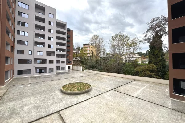 Shtepi ne shitje Apartament ne Tirane, 2+1, Mobilimi Bosh, pa mobiluar, Pagesa 213,750  Euro.