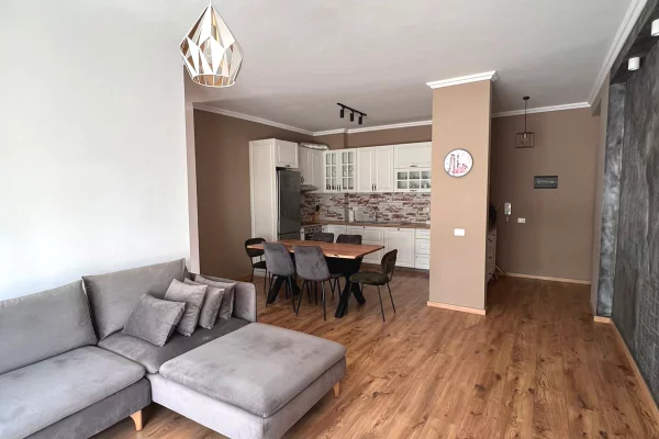 Shtepi me qera 2+1 ne Tirane - 850 Euro