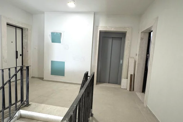 Shtepi ne shitje Apartament ne Tirane, 2+1, Mobilimi Bosh, pa mobiluar, Pagesa 186,000  Euro.