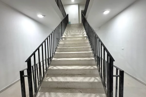 Shtepi ne shitje Apartament ne Tirane, 2+1, Mobilimi Bosh, pa mobiluar, Pagesa 186,000  Euro.