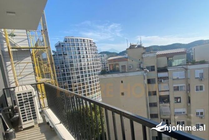 Qera, Ambient Biznesi, Rr. Kosovarve 