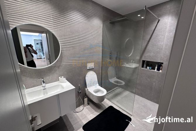 Shtepi ne shitje Apartament ne Tirane, 2+1, Mobilimi E mobiluar, Pagesa 250,000  Euro.