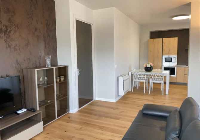 Shtepi me qera 2+1 ne Tirane - 1,200 Euro