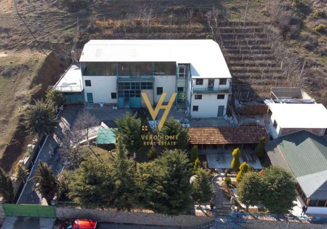 Truall ose Toke  ne Pogradec - 225,000 Euro