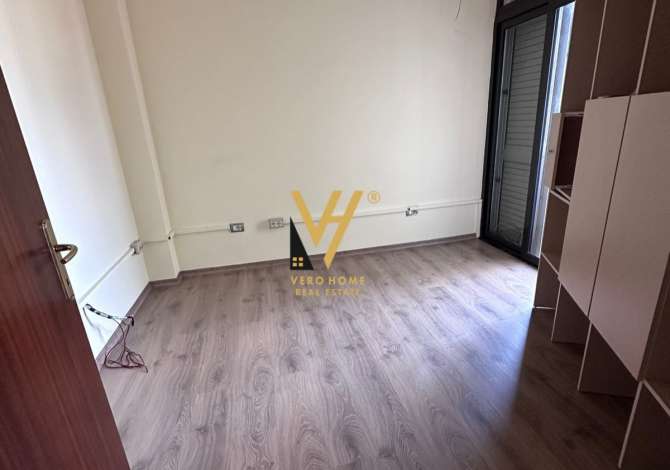 Ambient biznesi me qera 3+1 ne Tirane - 1,250 Euro