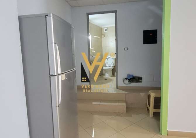 JEPET DYQAN DUPLEX 125 M2 ME QERA TE RRUGA E ELBASANIT 1000 EURO