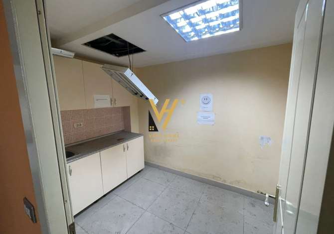 Ambient biznesi me qera 1+1 ne Tirane - 2,500 Euro