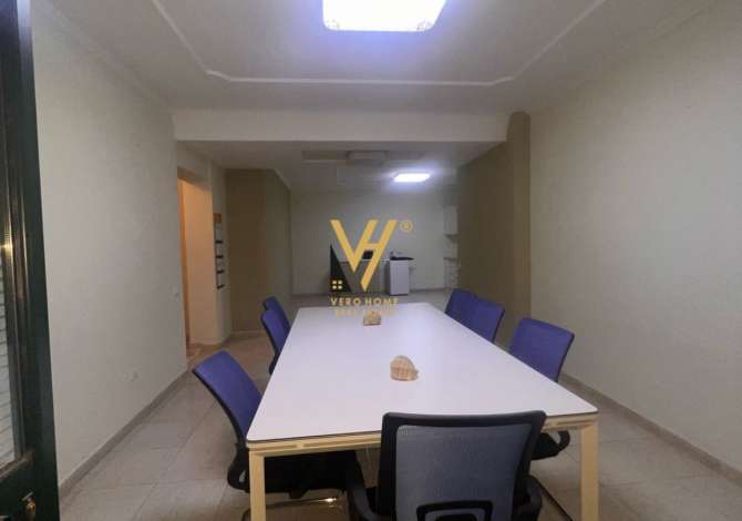 Ambient biznesi me qera 3+1 ne Tirane - 1,500 Euro