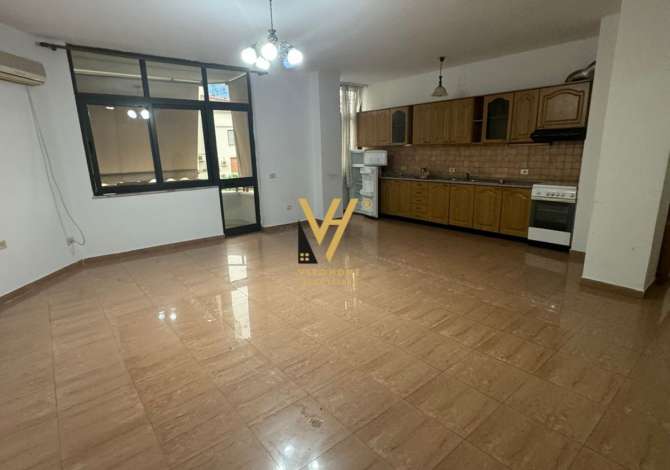 Ambient biznesi me qera 3+1 ne Tirane - 900 Euro