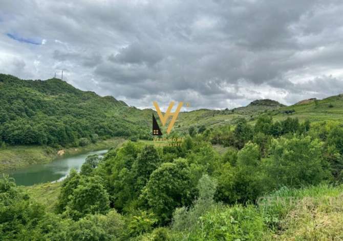 Truall ose Toke ne Tirane - 150,000 Euro