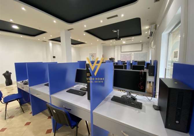 Ambient biznesi me qera 3+1 ne Tirane - 1,200 Euro