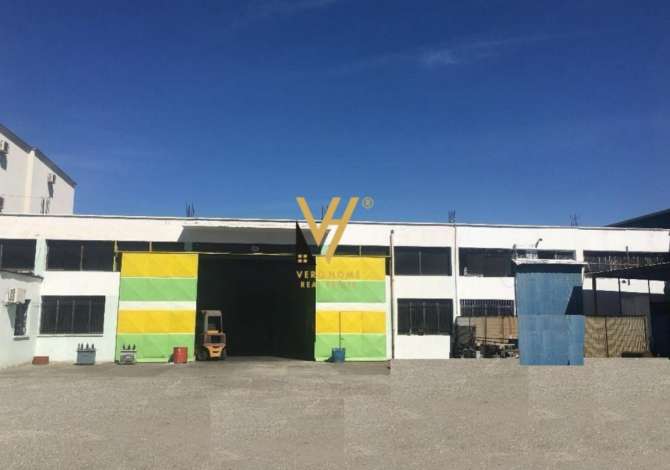 Ambiente Commerciale in Affitto 4+1 a Tirana - 4,300 Euro