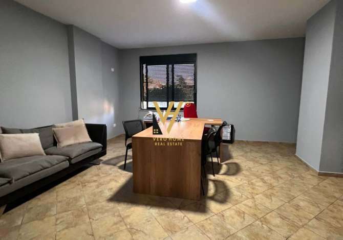 JEPET ZYRE 70 M2 ME QERA TE CIRKU NE QENDER 500 EURO