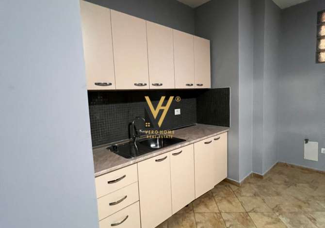 JEPET ZYRE 70 M2 ME QERA TE CIRKU NE QENDER 500 EURO