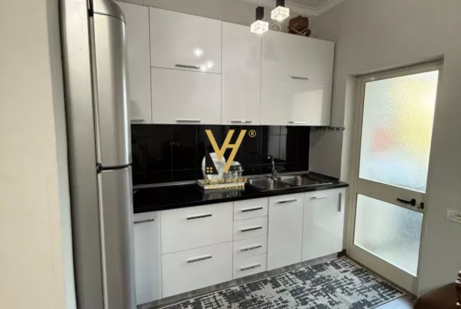 Shtepi me qera Apartament ne Tirane, 2+1, Mobilimi E mobiluar, Pagesa 550  Euro.