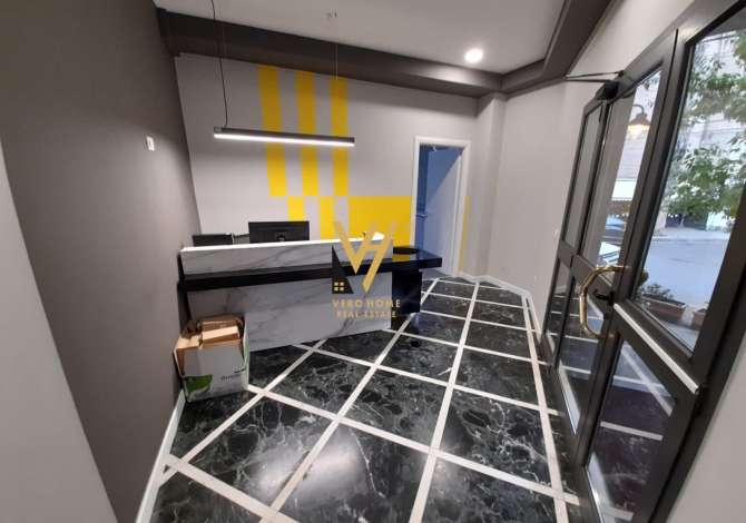 JEPET AMBIENT 224 M2 ME QERA TE BULEVARDI ZOGU I PARE 1.600 EURO