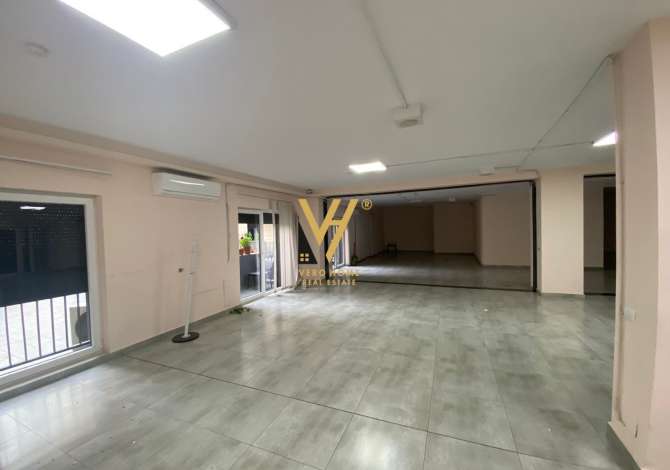 JEPET ZYRE 750 M2 OPEN SPACE ME QERA TE STACIONI I TRENIT 7.500 EURO