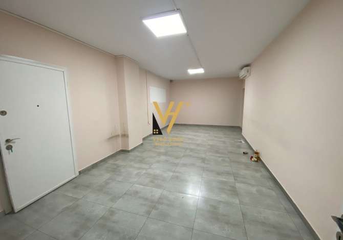 JEPET ZYRE 750 M2 OPEN SPACE ME QERA TE STACIONI I TRENIT 7.500 EURO