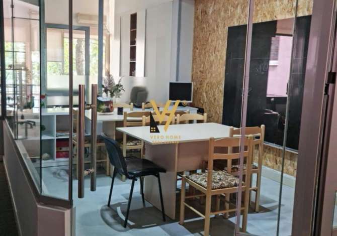 Ambient biznesi me qera 3+1 ne Tirane - 25,000 Leke