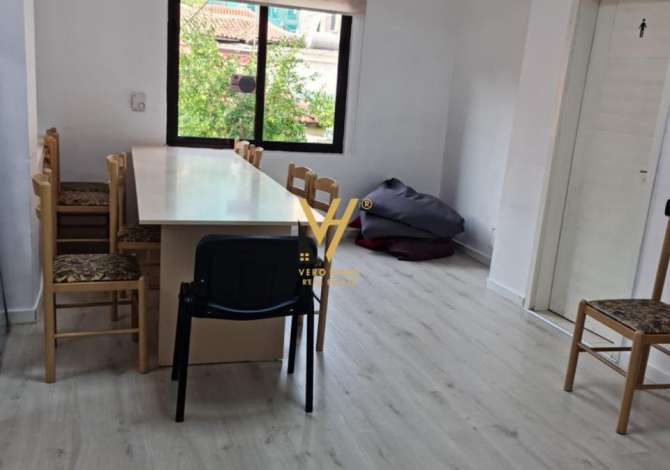 JEPET ZYRE 15 M2 ME QERA TE MYSLYM SHYRI 25.000 LEKE