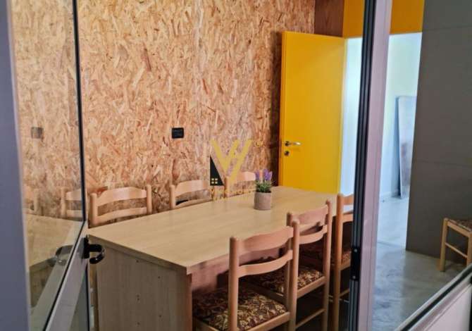 Ambient biznesi me qera 3+1 ne Tirane - 25,000 Leke