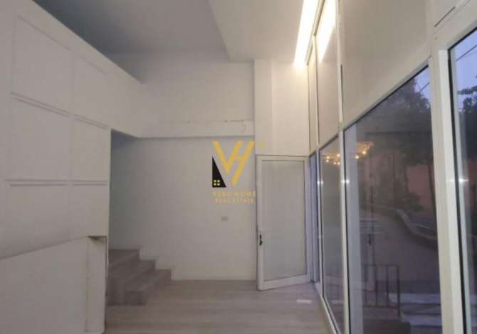Ambiente Commerciale in Vendita 1+1 a Tirana - 165,000 Euro