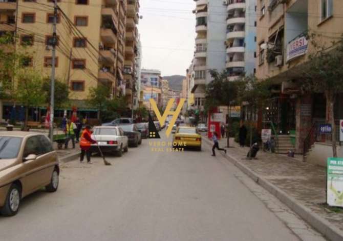 Ambiente Commerciale in Vendita 1+1 a Tirana - 230,000 Euro