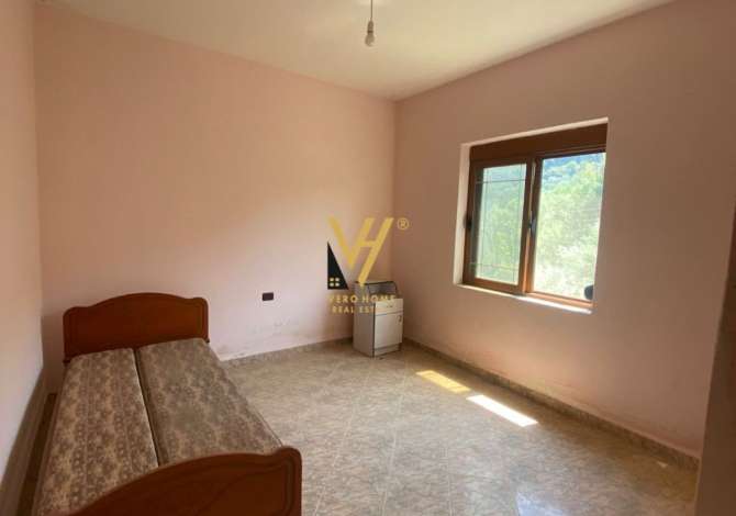 Shtepi ne shitje Shtepi Private ne Vlore, 2+1, Mobilimi E mobiluar, Pagesa 75,000  Euro.