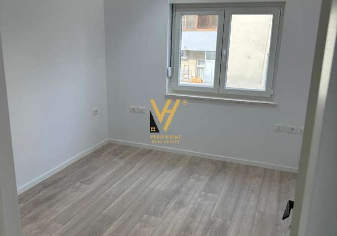 JEPET ZYRE 65 M2 ME QERA TE RRUGA VASO PASHO 800 EURO