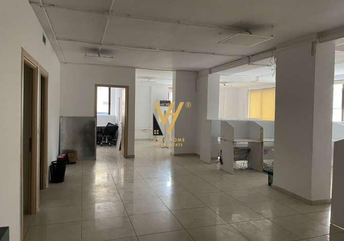 JEPET ZYRE 300 M2 ME QERA TE RRUGA E ELBASANIT 2.000 EURO