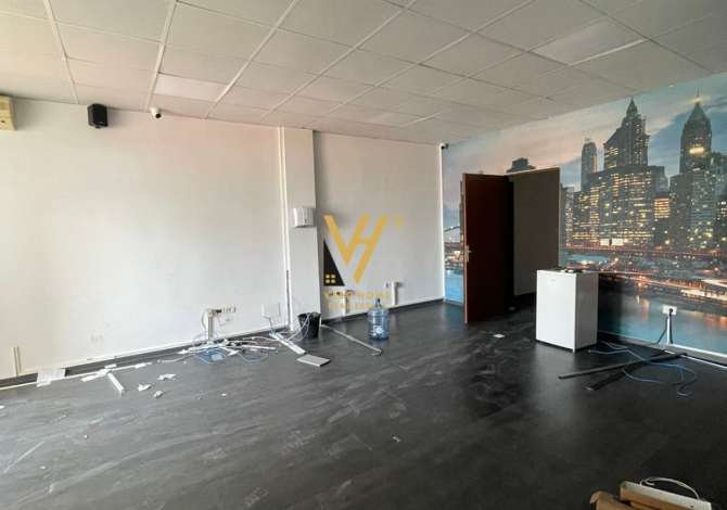 JEPET ZYRE 200 M2 ME QERA NE BLLOK 2.000 EURO