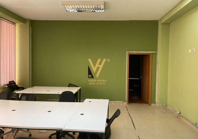 Ambient biznesi me qera 3+1 ne Tirane - 1,300 Euro