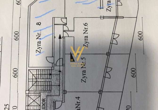 JEPET ZYRE 150 M2 ME QERA TE KOMUNA E PARISIT 1.300 EURO