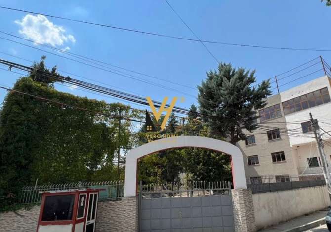 Ambiente Commerciale in Affitto 5+1 a Tirana - 4,500 Euro