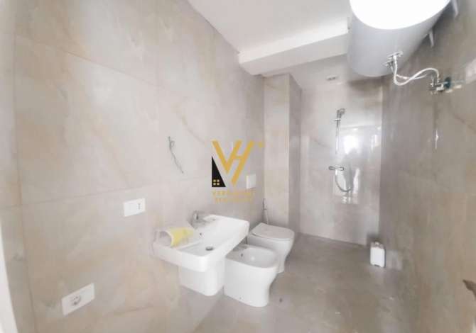 JEPET ZYRE 94M2 ME QERA TEK FIORE DI BOSKO 700 EURO