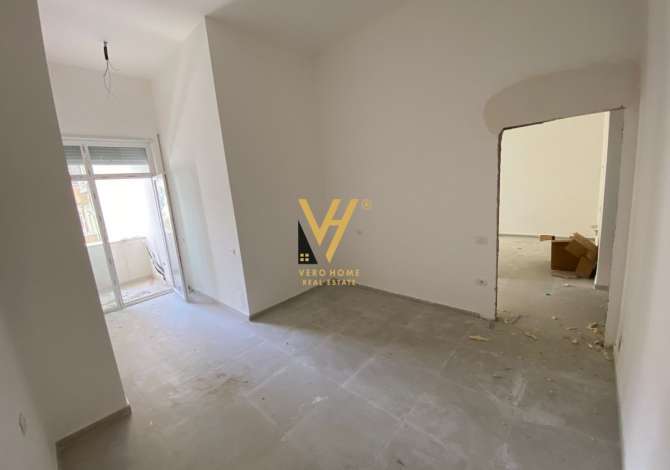 JEPET ZYRE 96 M2 ME QERA NE QENDER 1.000 EURO