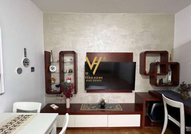 Shtepi ne shitje Apartament ne Tirane, 3+1, Mobilimi E mobiluar, Pagesa 200,000  Euro.