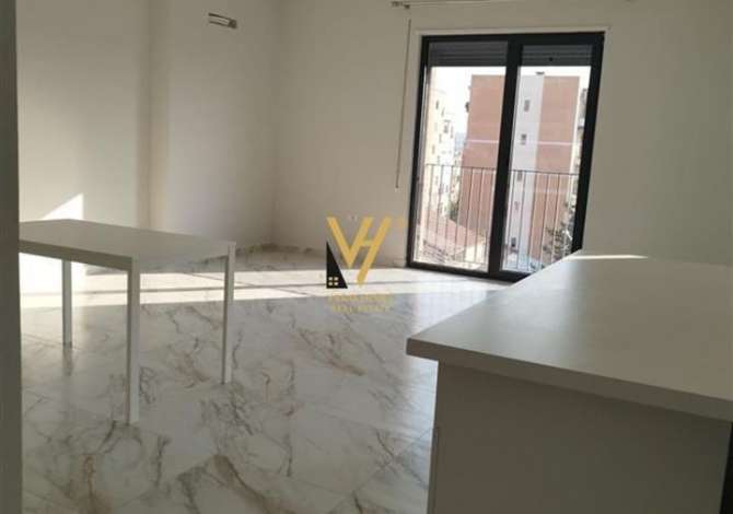 Ambient biznesi me qera 3+1 ne Tirane - 450 Euro