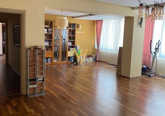 Ambient biznesi me qera 3+1 ne Tirane - 1,300 Euro