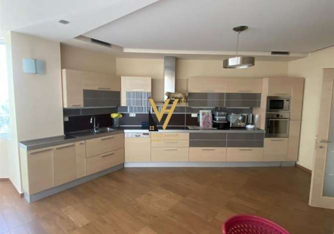 JEPET ZYRE 160 M2 ME QERA NE BLLOK , XHEKO IMPERIAL 1.300 EURO