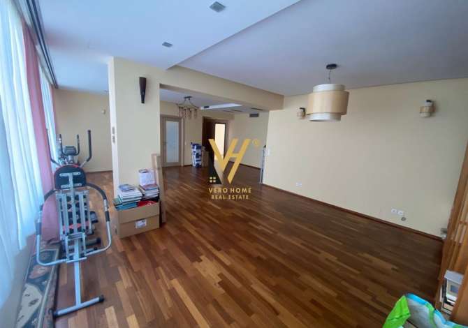 Ambient biznesi me qera 3+1 ne Tirane - 1,300 Euro