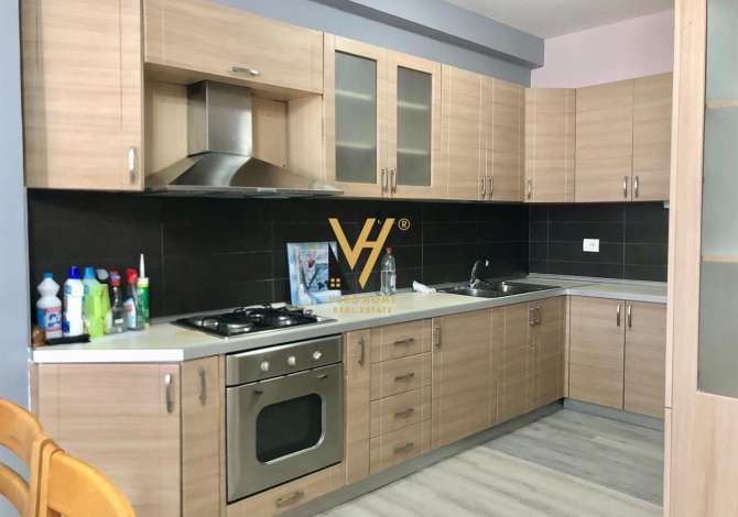 Shtepi me qera Apartament ne Tirane, 2+1, Mobilimi E mobiluar, Pagesa 600  Euro.