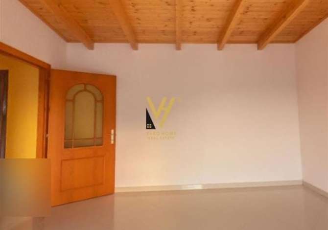 JEPET ZYRE 95 M2 ME QERA NE QENDER 900 EURO