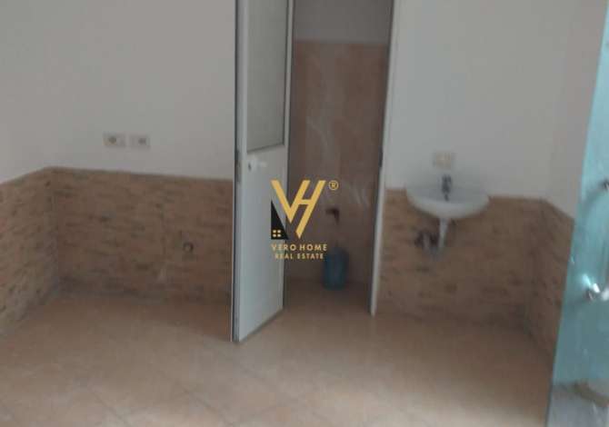 Ambient biznesi me qera 1+1 ne Tirane - 20,000 Leke