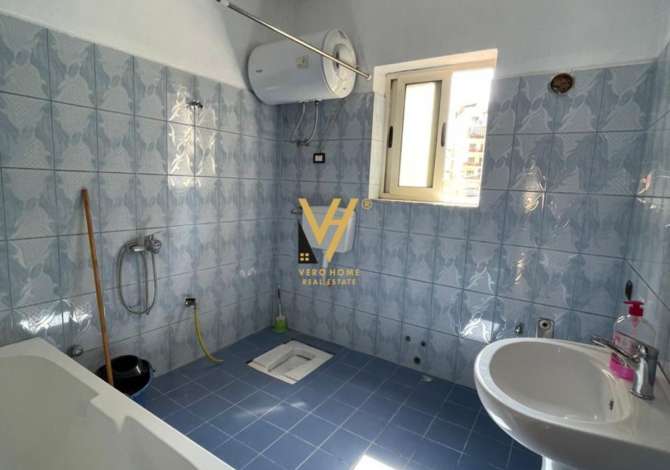 Ambient biznesi me qera 3+1 ne Tirane - 1,000 Euro