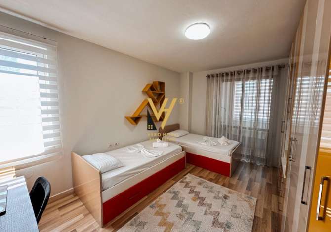Shtepi ne shitje Apartament ne Tirane, 2+1, Mobilimi E mobiluar, Pagesa 270,000  Euro.