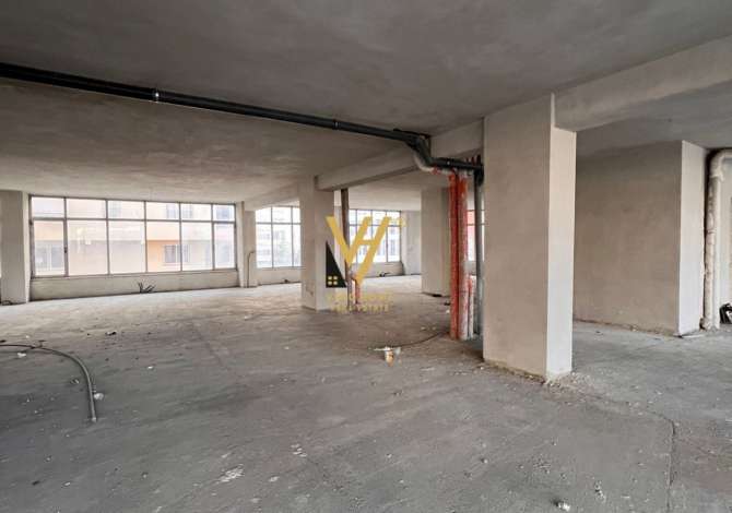Ambient biznesi me qera 3+1 ne Tirane - 3,000 Euro
